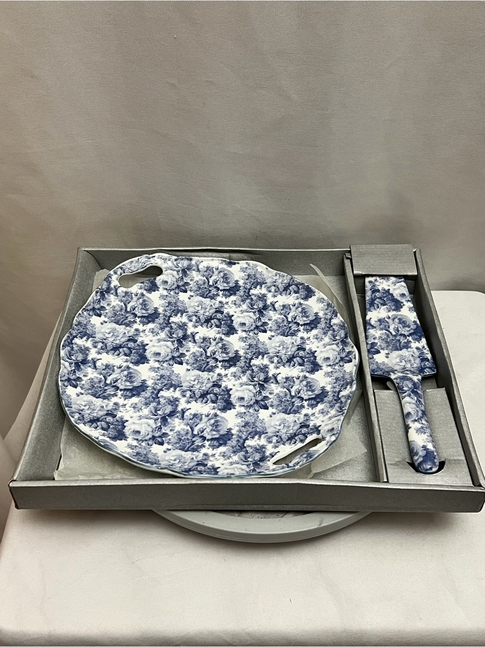 Olde World Collection Blue White Floral Ceramic Cake Plate Server Set New Box
